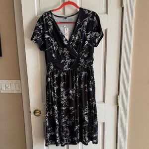 Chic Black Floral Midi Dress